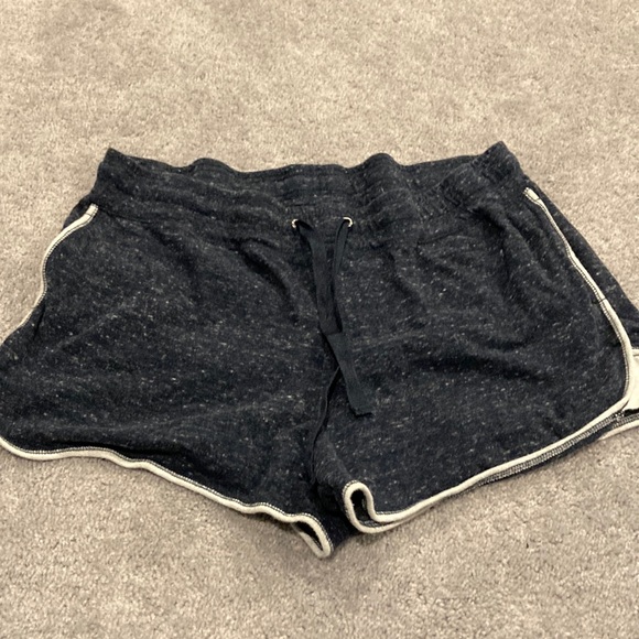 Athletic Works Pants - ATHLETIC WORKS - XXL/2XG (20) Comfy shorts with side pockets.